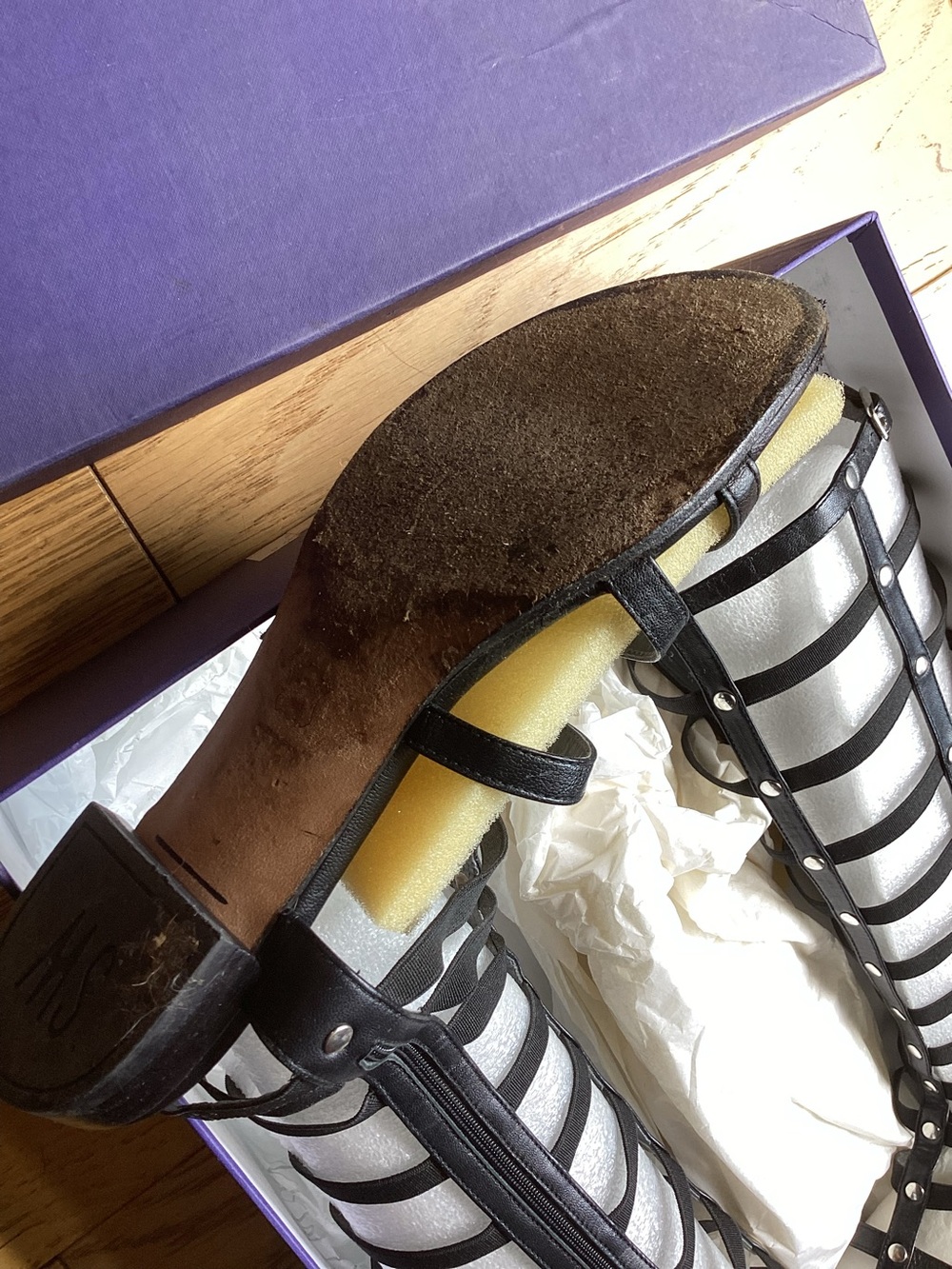 Stuart Weitzman tall leather gladiator sandals - Picture 5 of 6